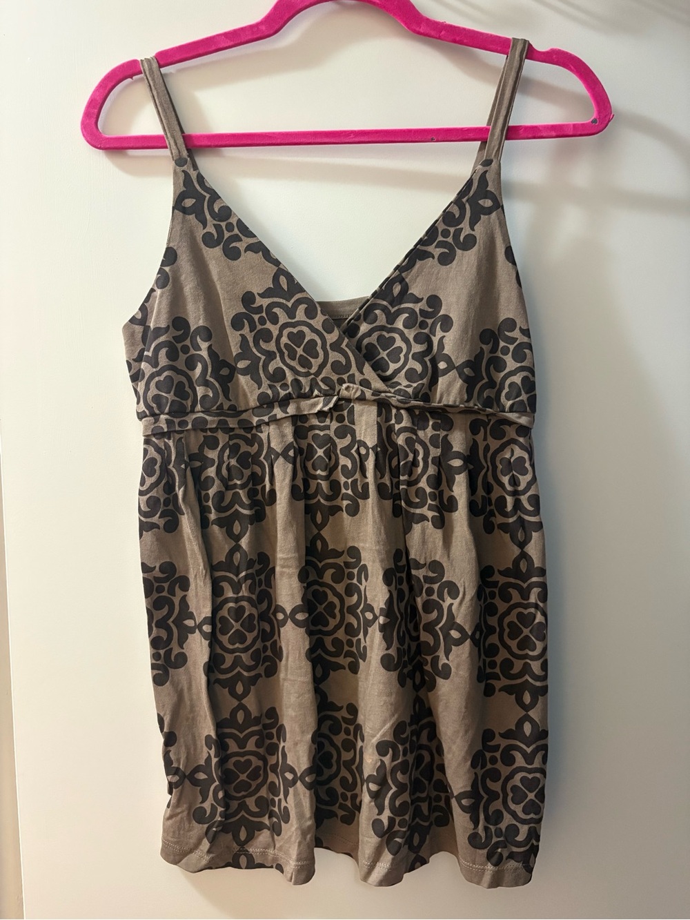 Sleeveless Taupe and Black Patterned V-Neck tank